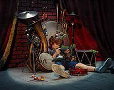 Təbiətə müharibə: Kəndi xilas etmək üçün vulkanı bombaladılar